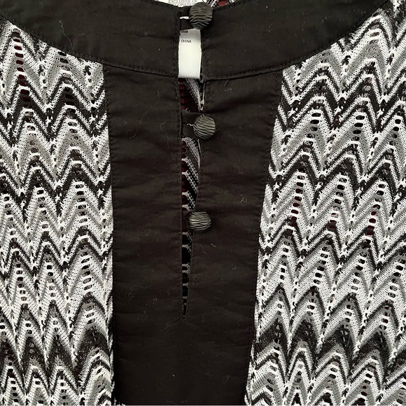 Dotti Black and White Zig Zag Print Swim Cover-Up Tunic Medium - Picture 2 of 6